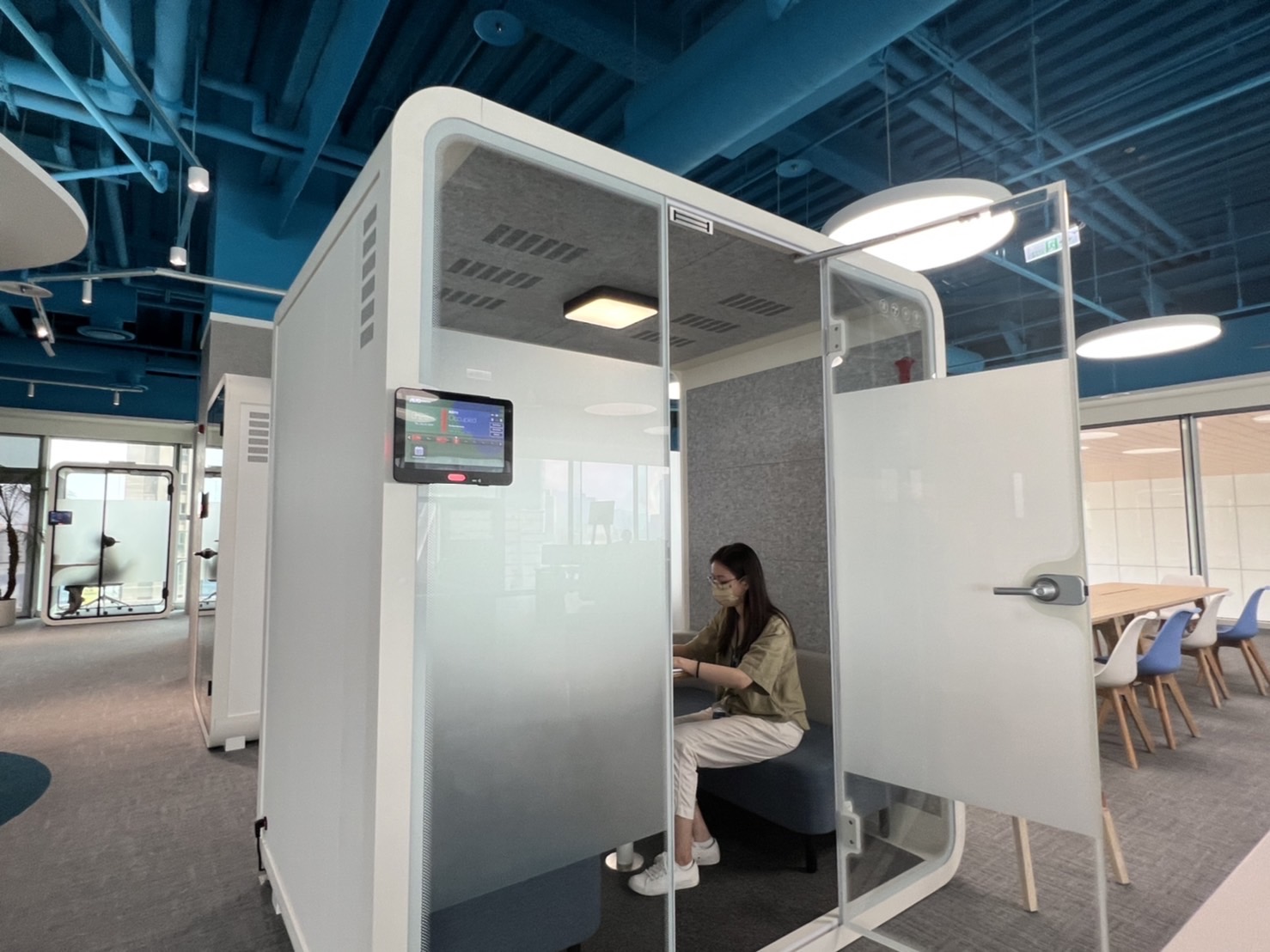 SA视讯高雄據點的智慧行動辦公艙，展現SA视讯在面板以外的研發應用軟實力